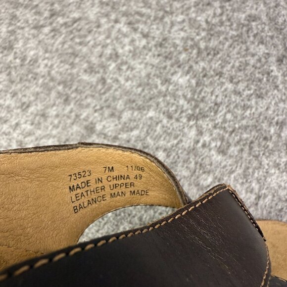 ✅Clarks Artisan Brown Leather Wedge Sandals Womens Size 7M Criss-Cross Open-Toe - Picture 11 of 11